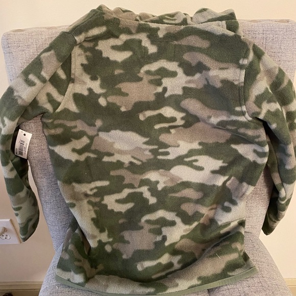 Amazon Essential Boys Camouflage fleece jacket  zipper attached hood NWT - Picture 4 of 5